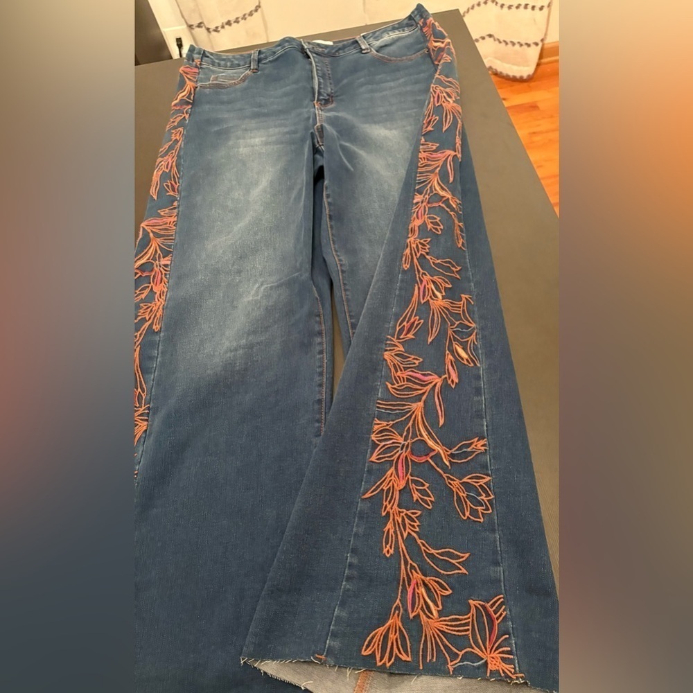 Tribal Women's Brooke High Rise Jeans with Side Embroidery Women’s Size 16 NWT - Picture 7 of 10